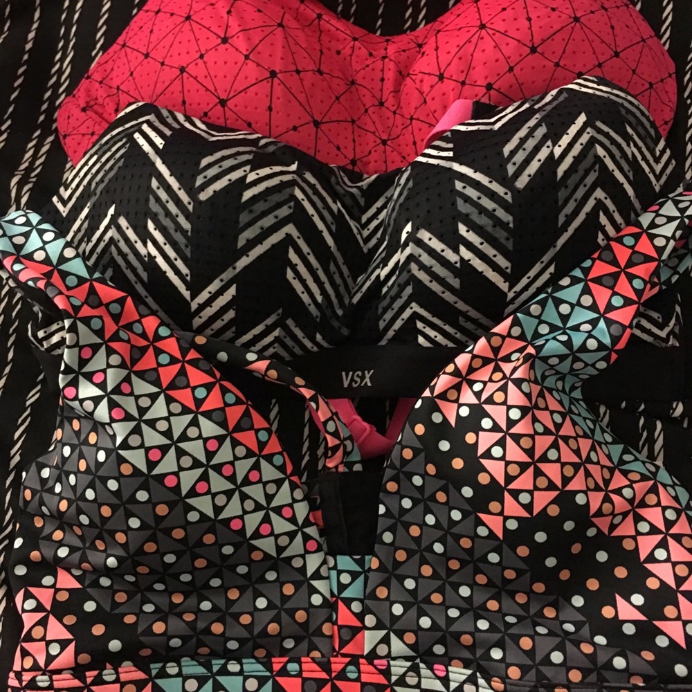LOT of 12 Victoria’s Secret sports bras 32C